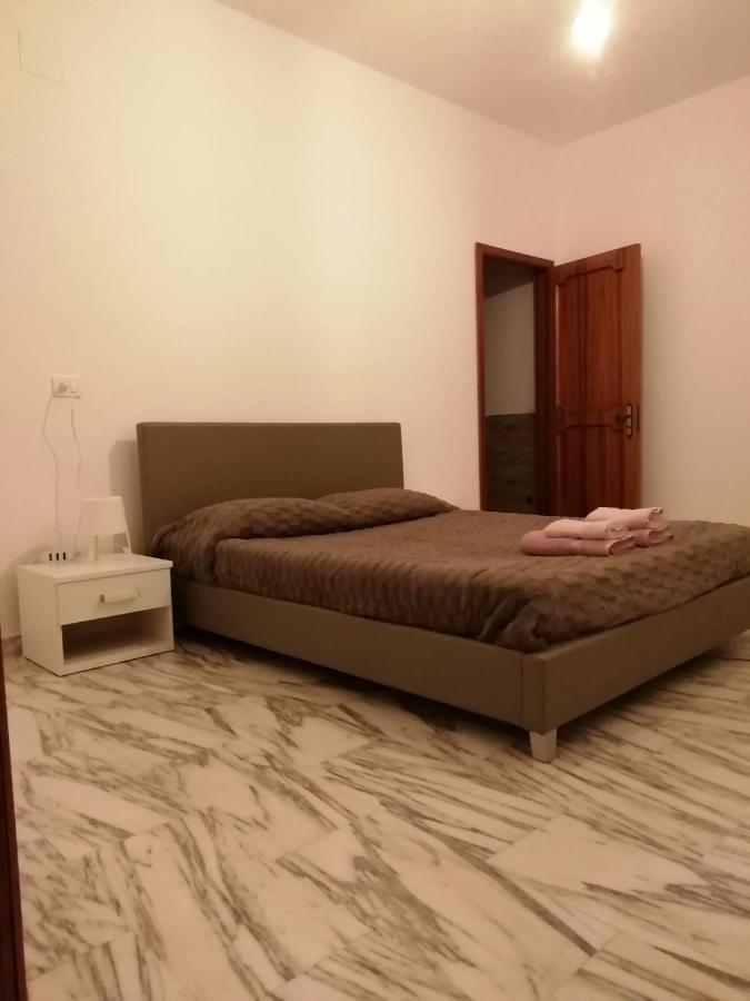 Thomas'S Home - Appartamento A Comiso Exterior photo